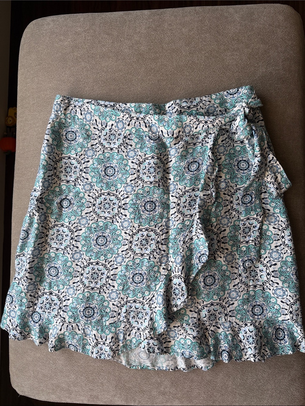 LOFT White Skirt with Teal & Navy Medallion Print